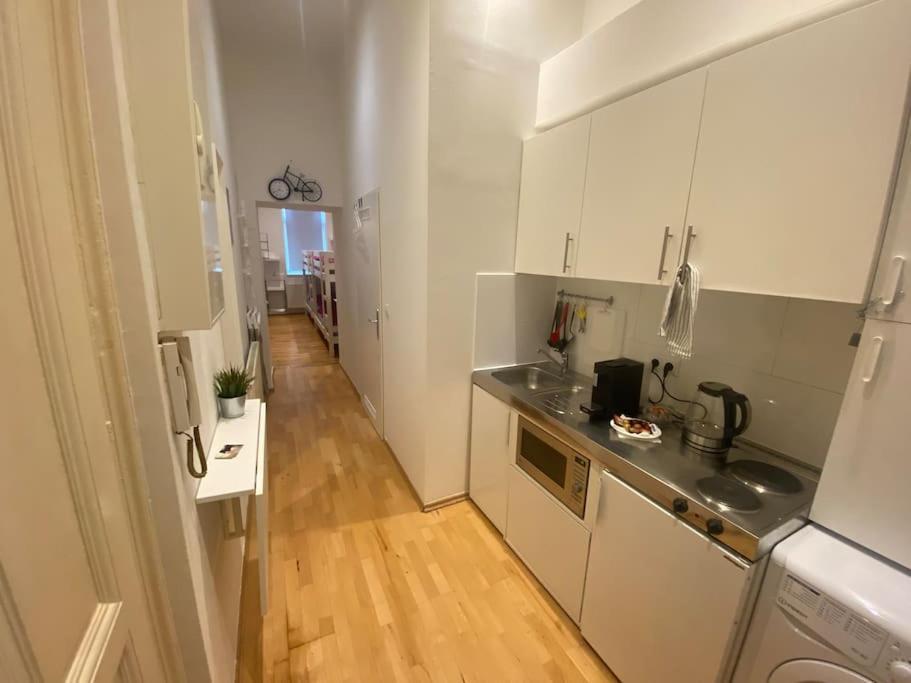 Cozy Appartm With + Airport/City Center Connection Apartment Vienna Exterior photo