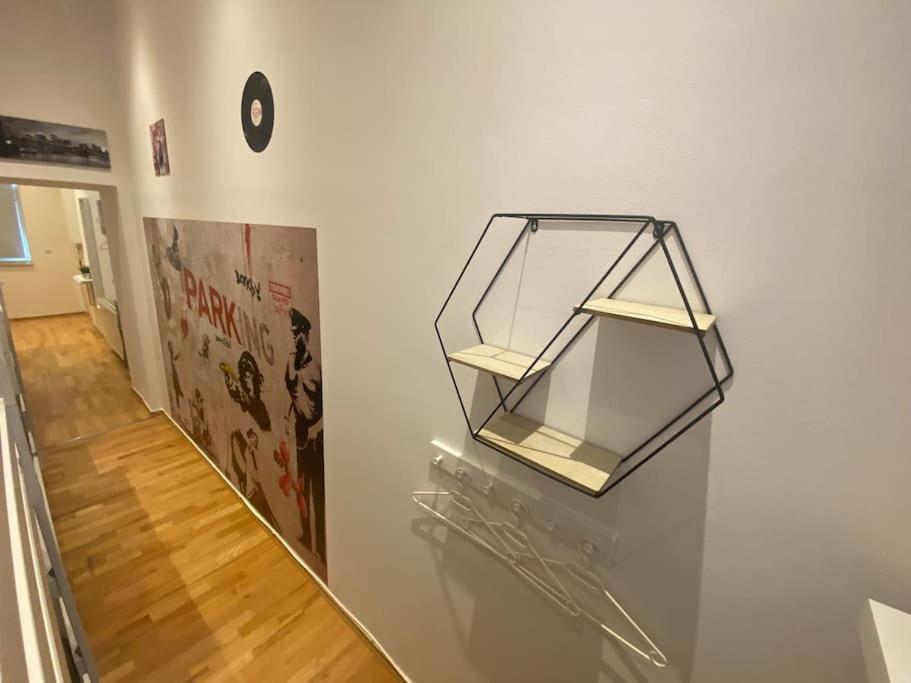 Cozy Appartm With + Airport/City Center Connection Apartment Vienna Exterior photo