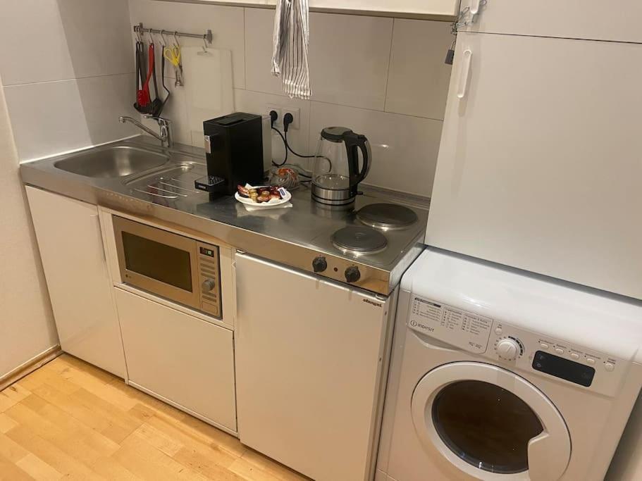 Cozy Appartm With + Airport/City Center Connection Apartment Vienna Exterior photo
